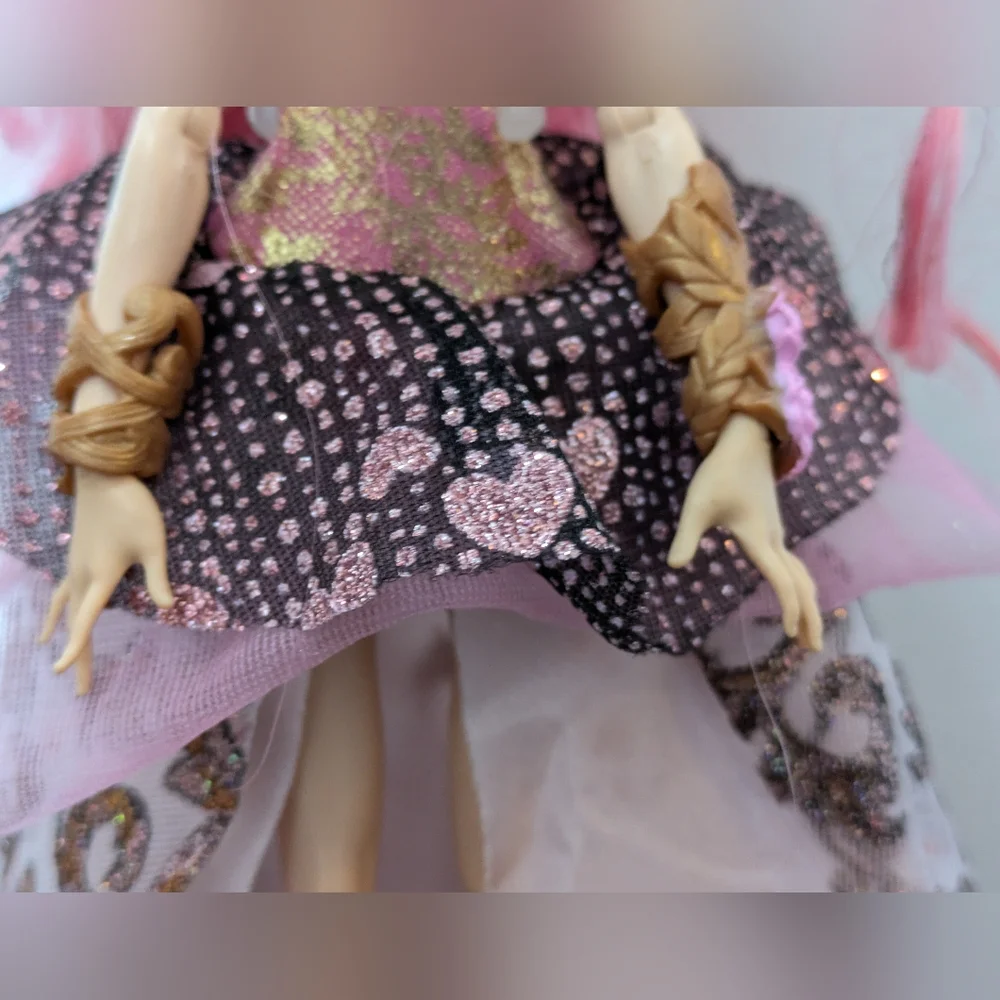 Ever After High Thronecoming C. A. Cupid Doll 2013 Mattel And Accessories, Stand